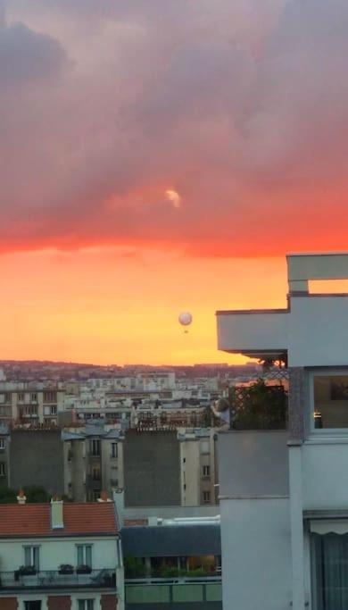 Nice Loft With Romantic View Over The Eiffel Tower パリ エクステリア 写真